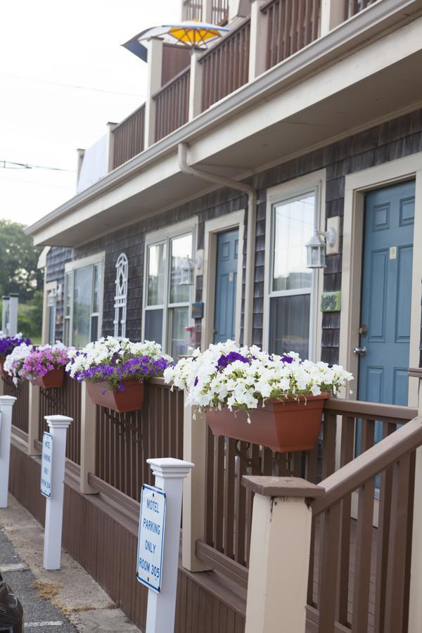 Seaside Inn ฟัลเมาท์ ภายนอก รูปภาพ